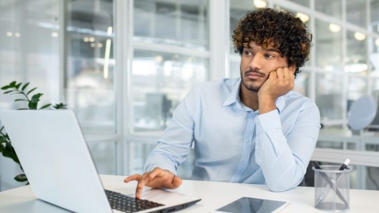 6-Warning-Signs-An-Employee-Is-About-To-Quit.jpg