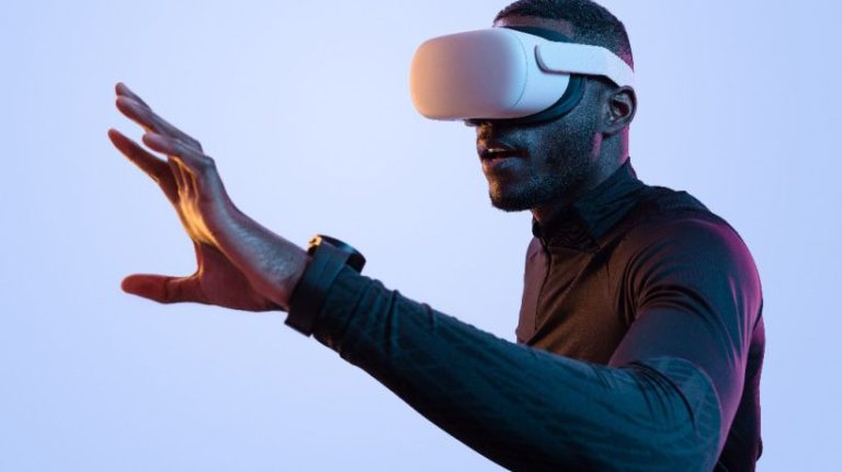 The-Impact-Of-VR-In-Custom-eLearning-A-Game-Changer-Immersive-Learning.jpg