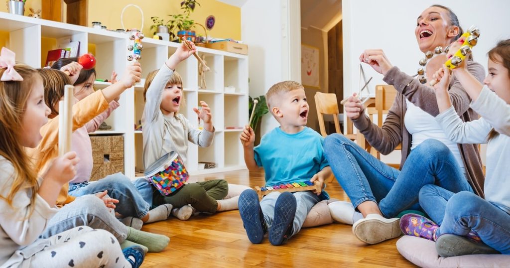 music-activities-elementary-students-circle-time-min.jpg