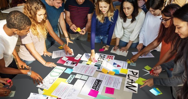 vision-board-ideas-for-students-collab-min.jpg