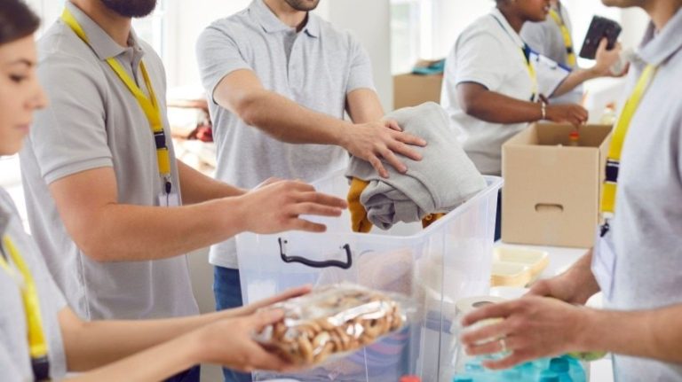 How-To-Transform-Workplace-Culture-With-Volunteering.jpg